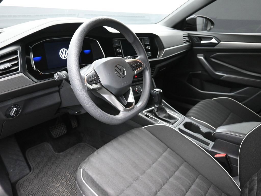 Used 2022 Volkswagen Jetta Sport image 17