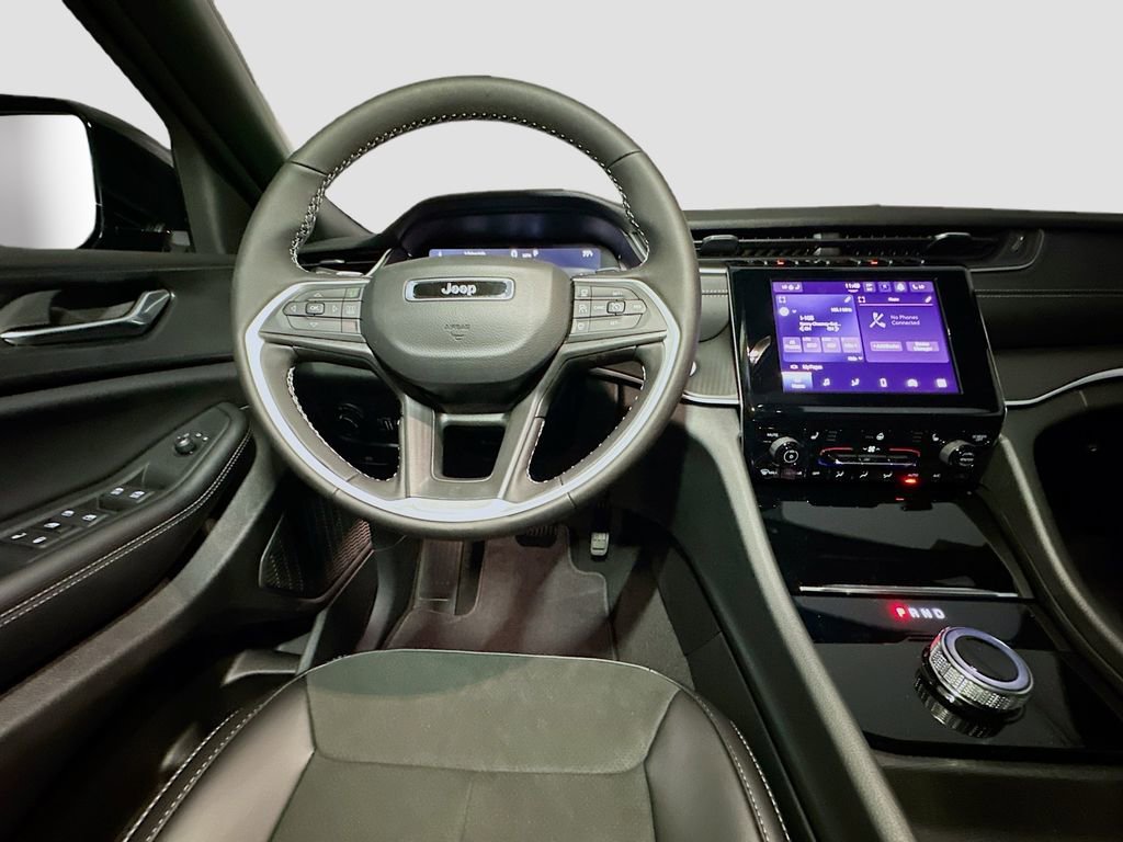 New 2025 Jeep Grand Cherokee Altitude AWD/4WD image 30