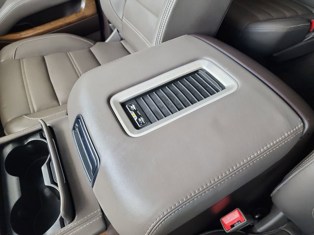 Used 2019 GMC Yukon Denali w/ Denali Ultimate Package AWD/4WD image 33