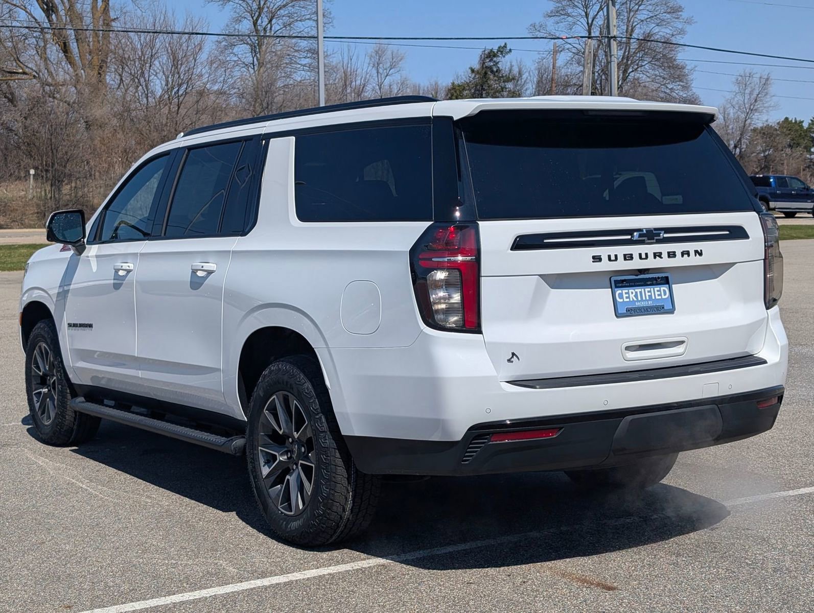 Certified 2023 Chevrolet Suburban Z71 w/ Luxury Package image 8