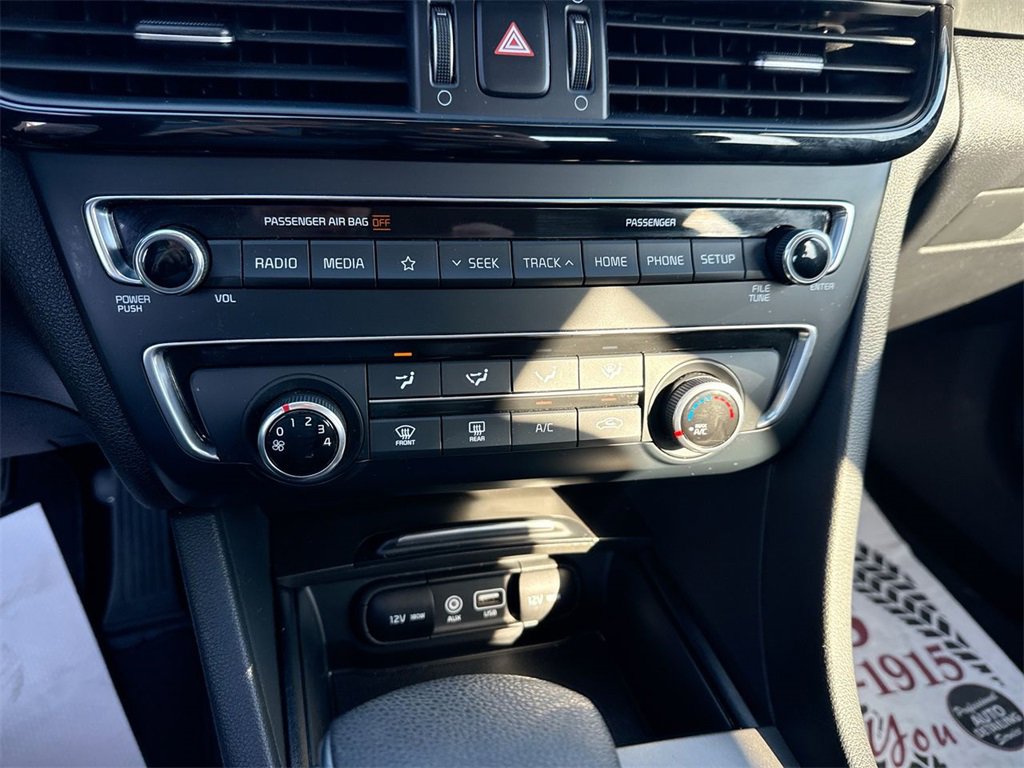 Used 2020 Kia Optima LX image 25