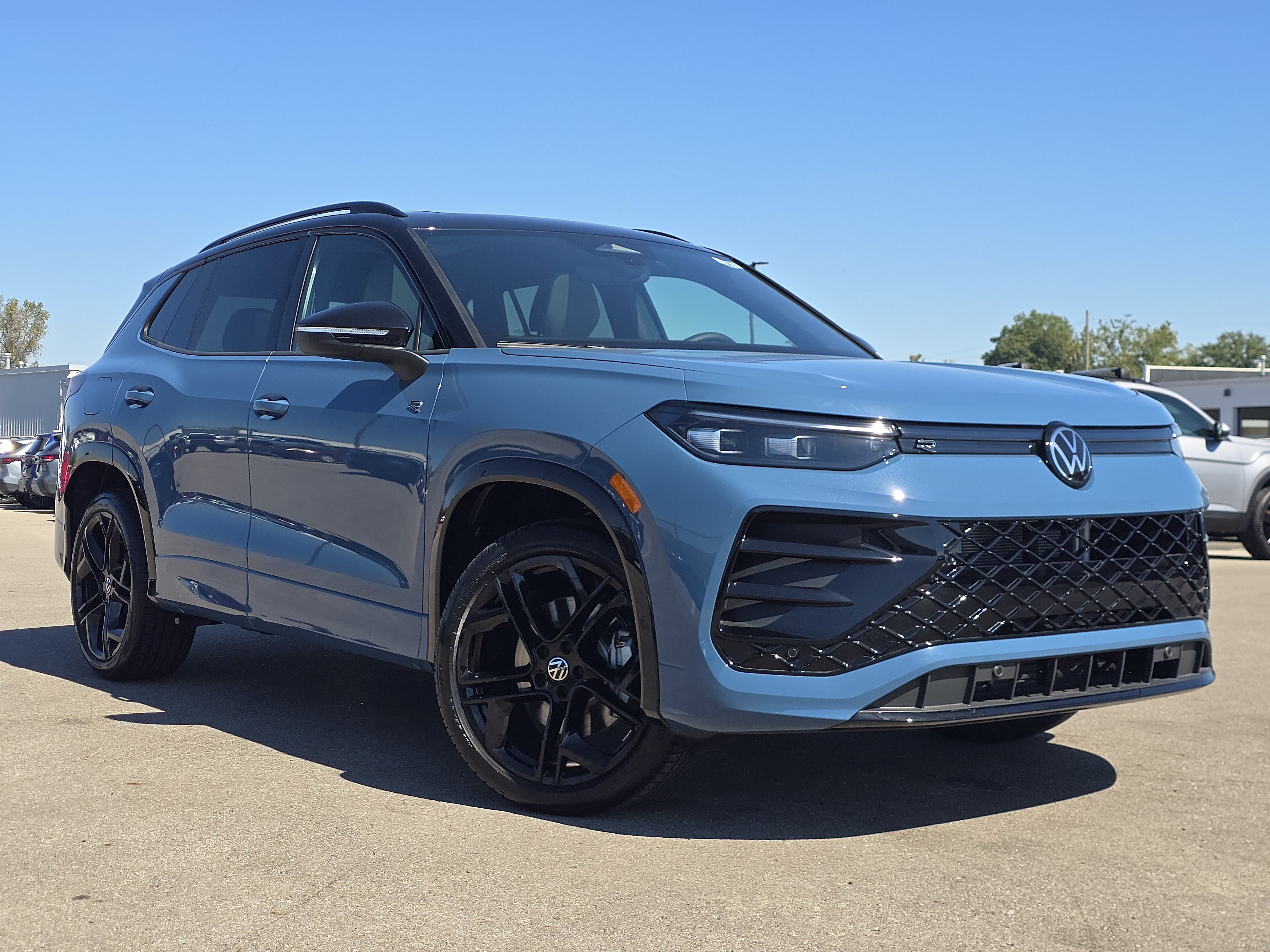 New 2026 Volkswagen Tiguan SE R-Line AWD/4WD 360° Tour