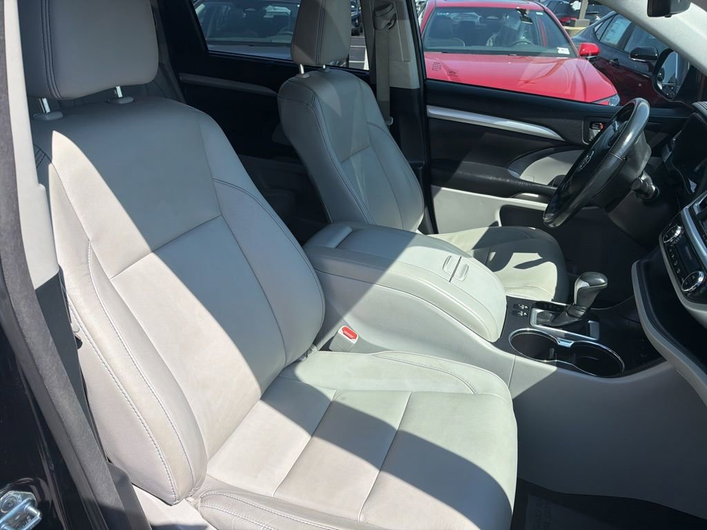 Certified 2018 Toyota Highlander XLE image 10