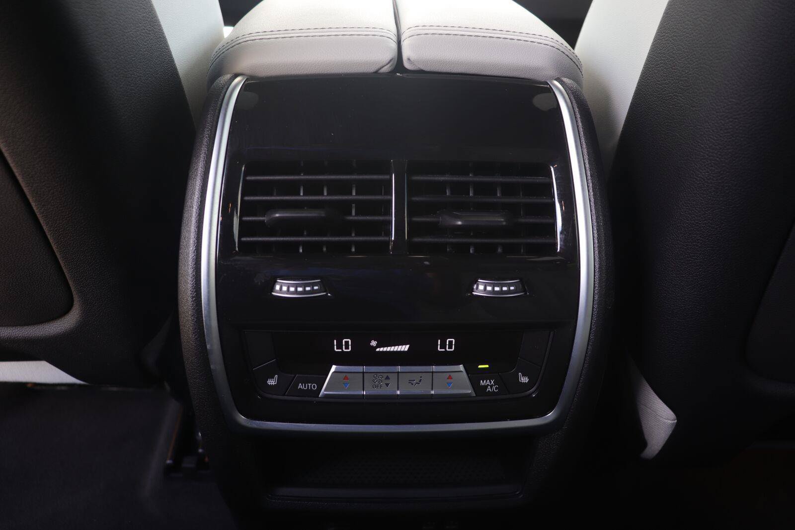 Used 2024 BMW X5 xDrive50e AWD/4WD image 24