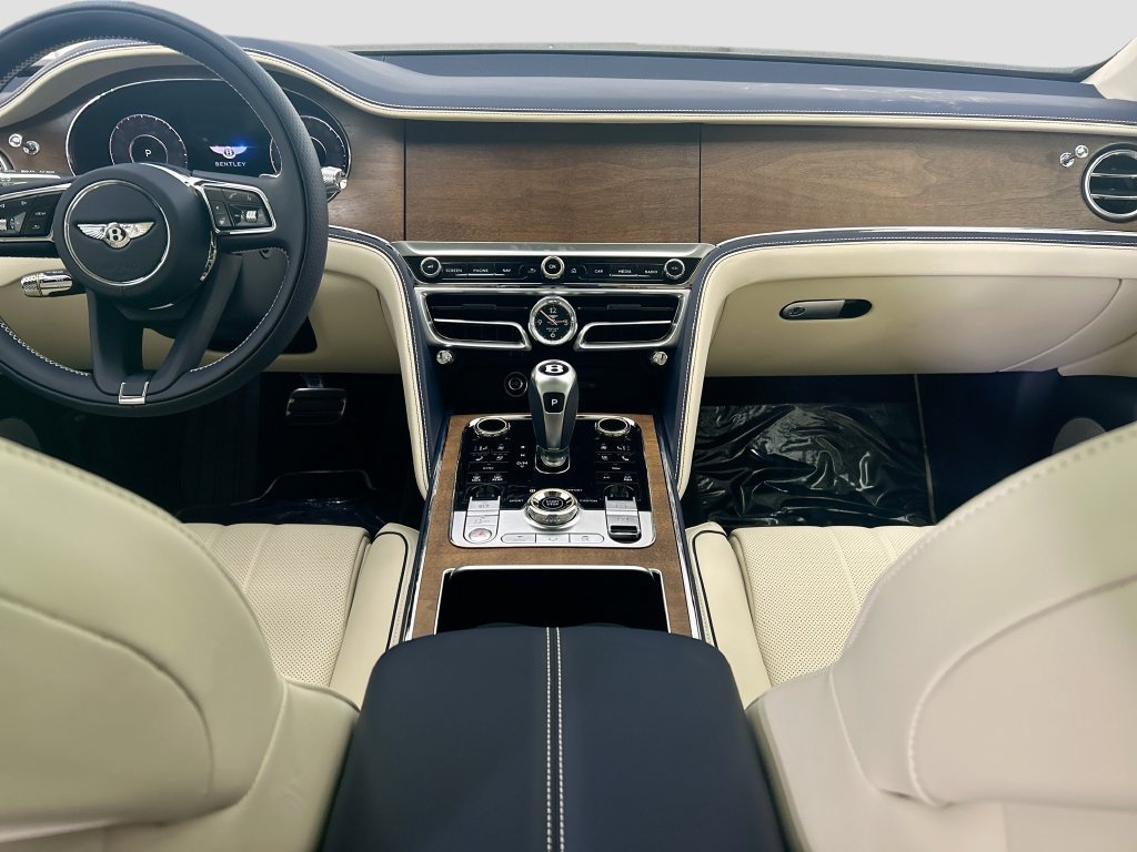 Used 2026 Bentley Flying Spur V8 AWD/4WD image 13