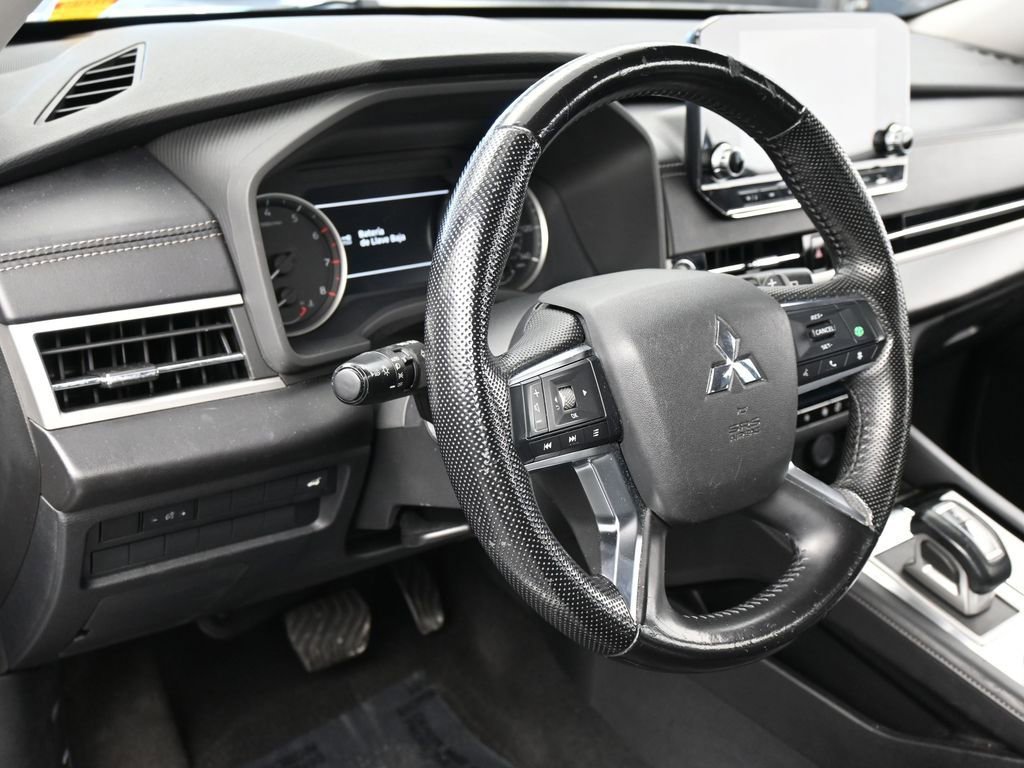 Used 2022 Mitsubishi Outlander SEL image 16