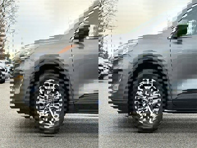 Used 2022 Ford Escape SEL image 9