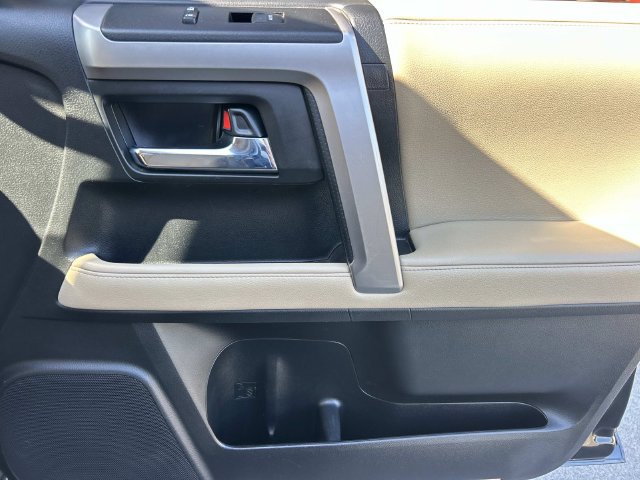 Used 2019 Toyota 4Runner SR5 AWD/4WD image 27
