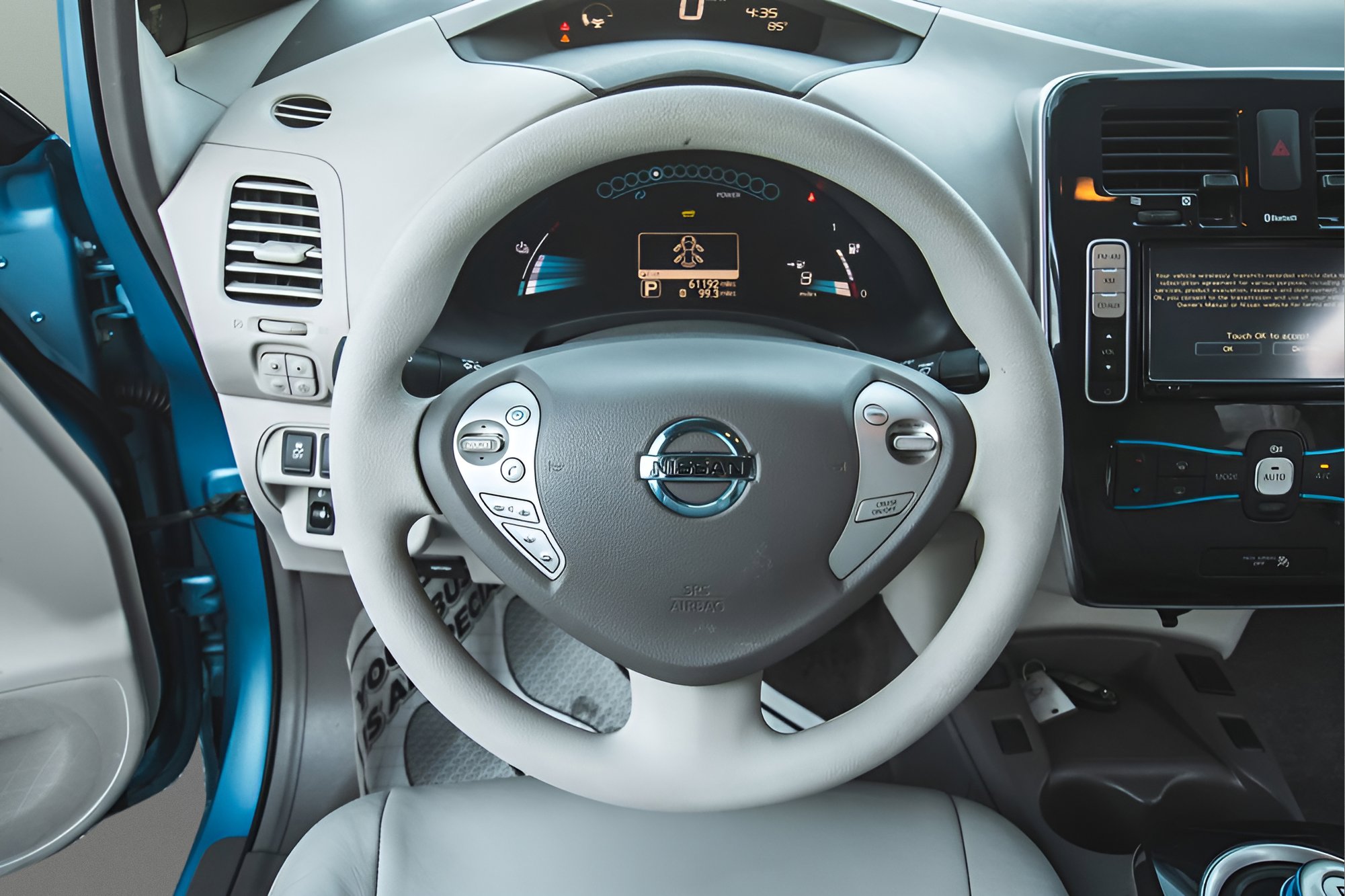 Used 2011 Nissan Leaf SL image 13