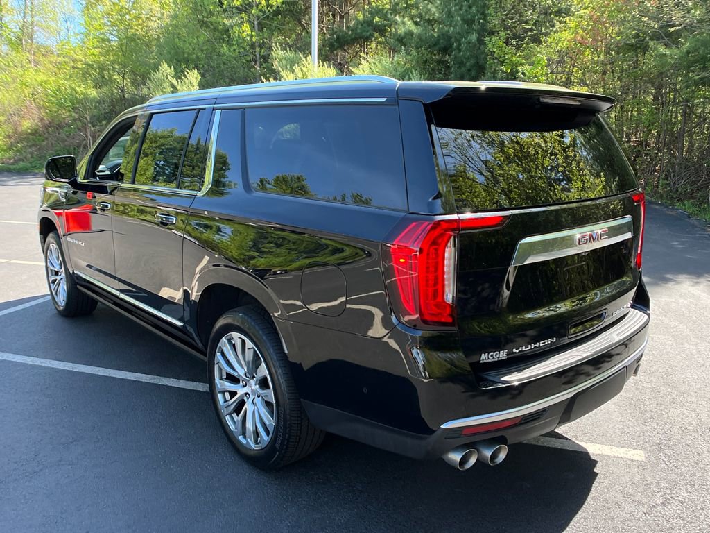 Used 2023 GMC Yukon XL Denali w/ Denali Reserve Package AWD/4WD image 3