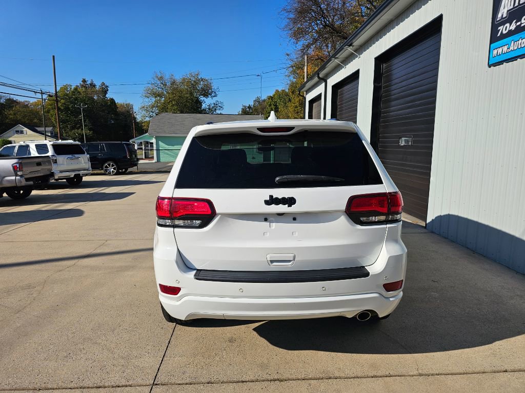 Used 2020 Jeep Grand Cherokee Altitude image 15