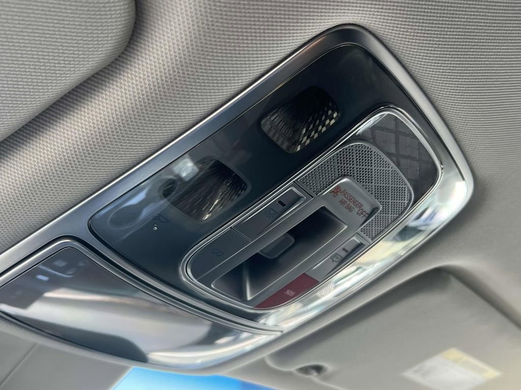 New 2025 Genesis GV80 2.5T Advanced image 31