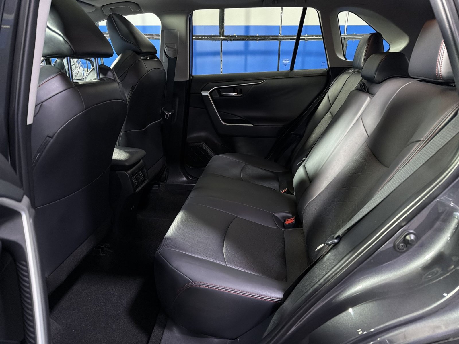 Used 2021 Toyota RAV4 TRD Off-Road AWD/4WD image 31