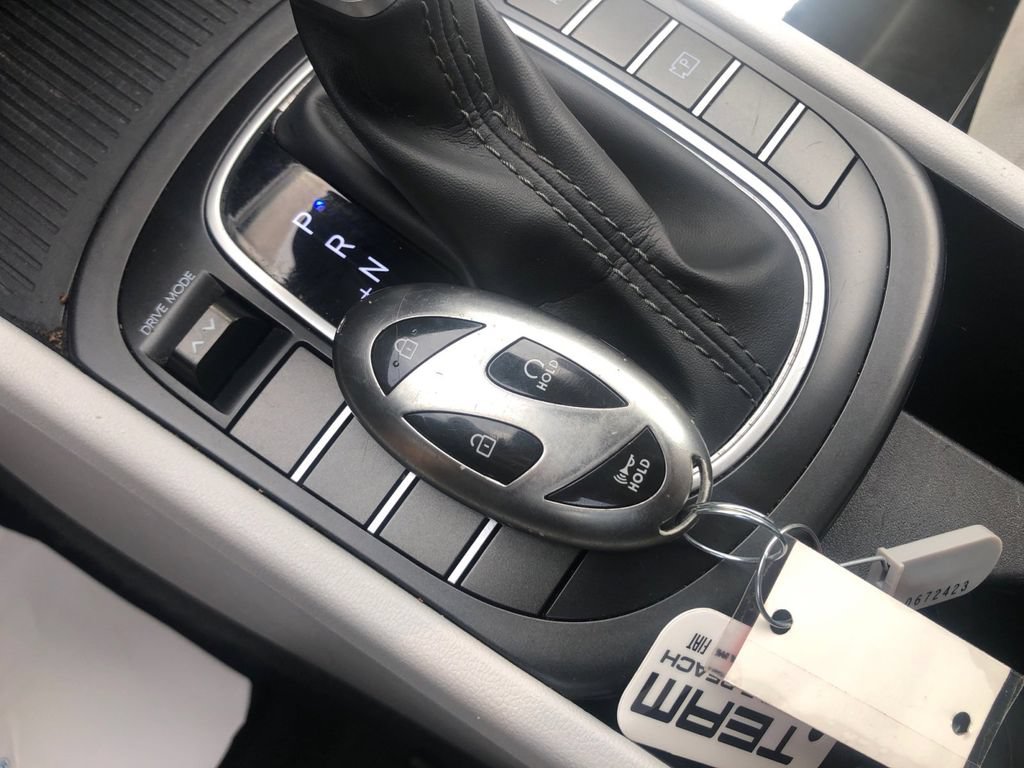 Used 2024 Hyundai Kona SEL FWD image 31