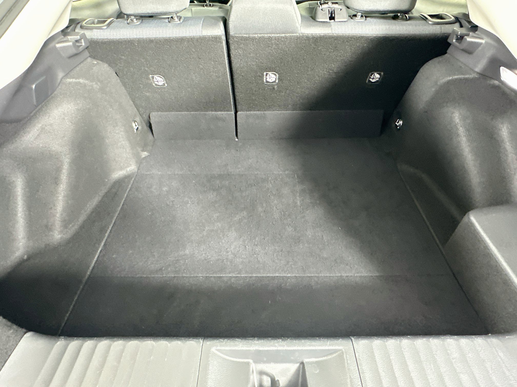 Used 2025 Toyota Prius LE FWD image 27