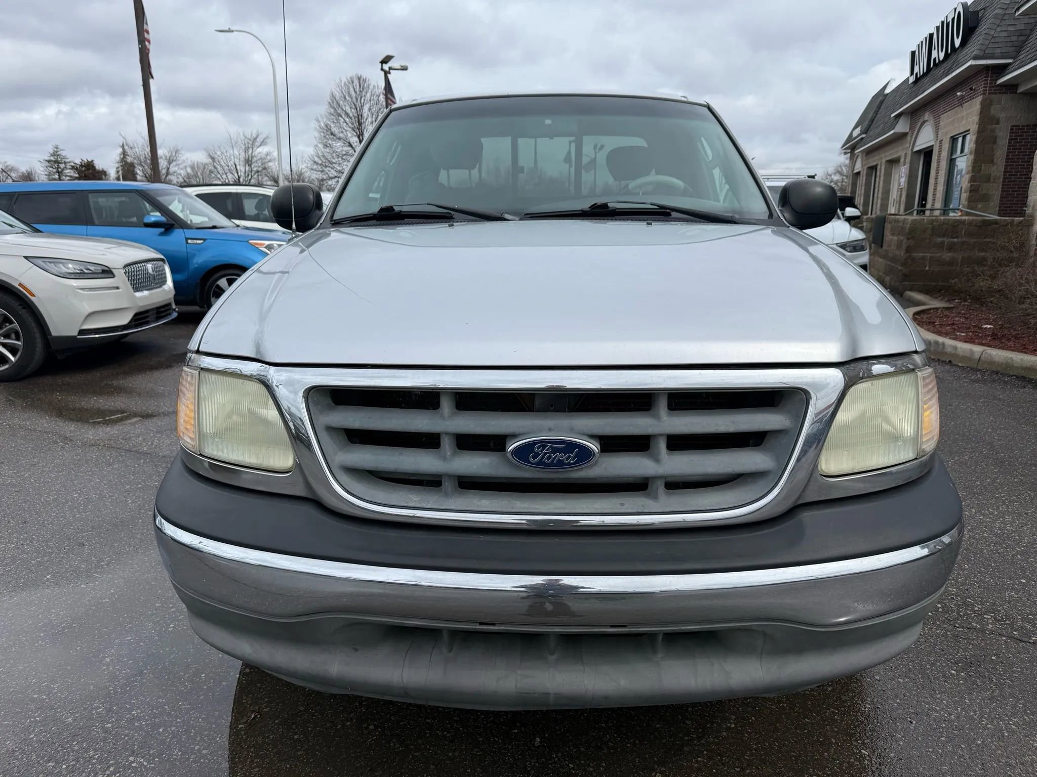 Used 2003 Ford F150 XL image 2