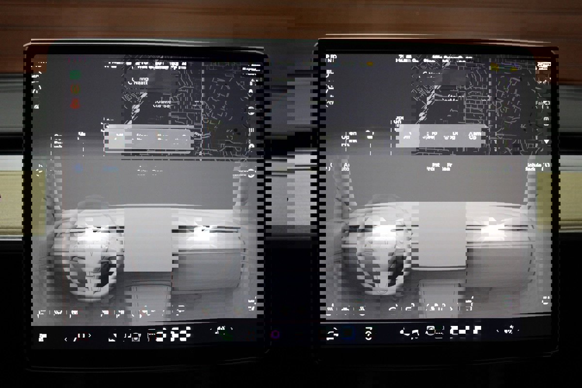 Used 2022 Tesla Model 3 Standard Range image 31