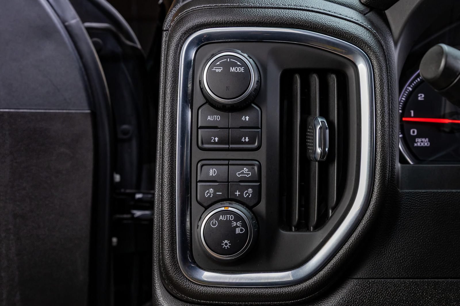 Used 2021 Chevrolet Silverado 1500 RST AWD/4WD image 19