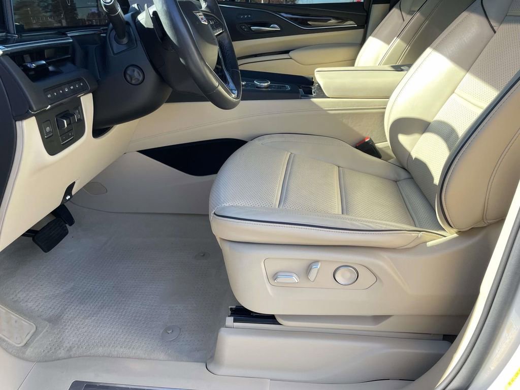Used 2023 Cadillac Escalade ESV Premium Luxury w/ Performance Package image 22
