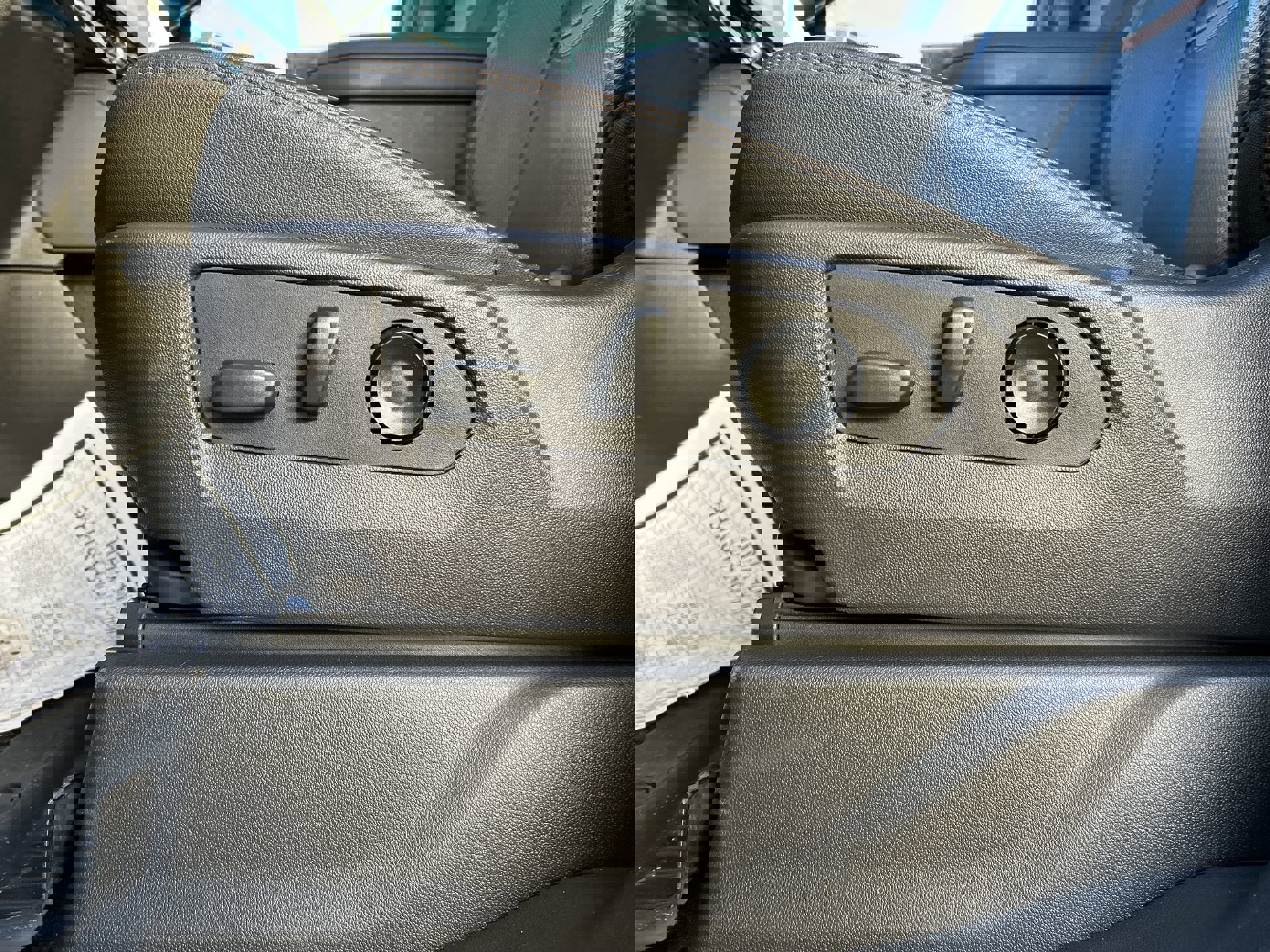 Used 2024 GMC Sierra 2500 AT4 w/ AT4 Premium Plus Package image 12