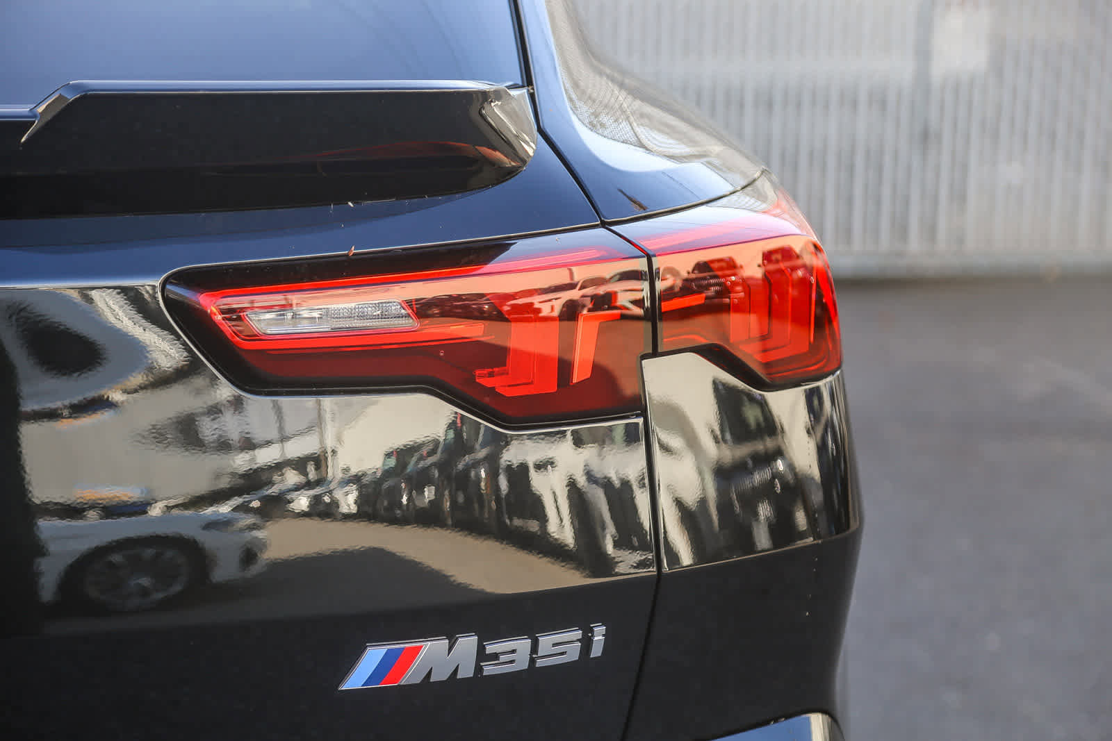 Used 2025 BMW X2 M35i w/ Premium Package image 7