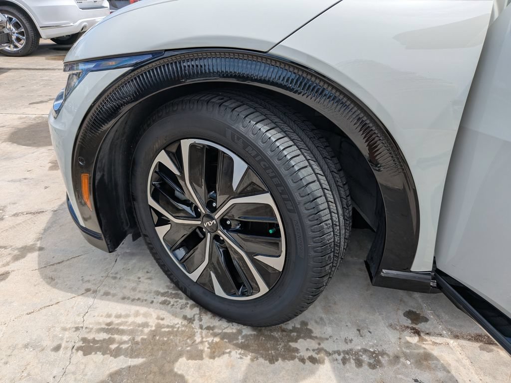 Certified 2022 Kia EV6 Wind w/ Wind Technology Package AWD/4WD image 37