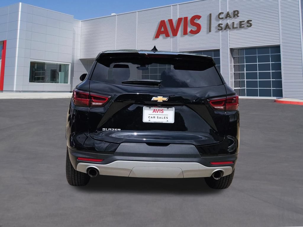 Used 2025 Chevrolet Blazer LT FWD image 5