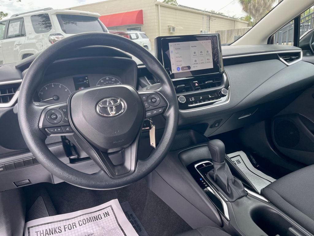 Used 2025 Toyota Corolla LE image 12