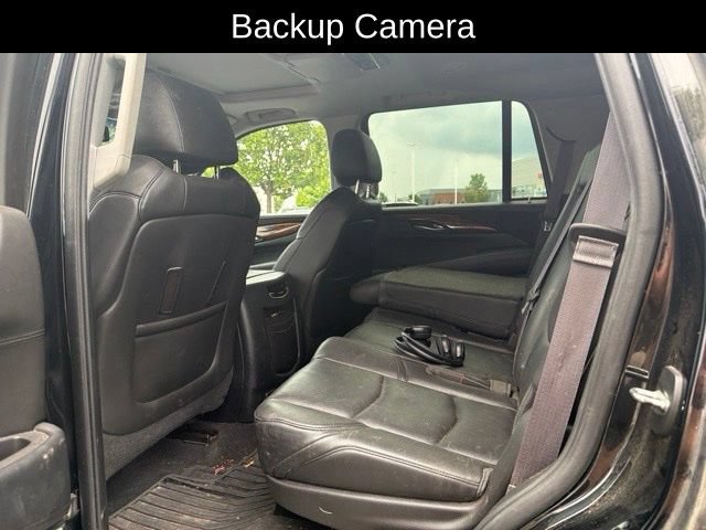 Used 2015 Cadillac Escalade Luxury AWD/4WD image 8