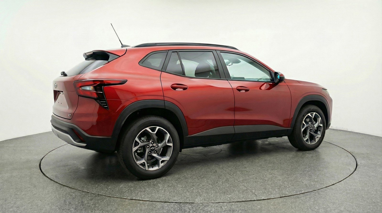 Used 2025 Chevrolet Trax LT w/ LT Convenience Package image 9