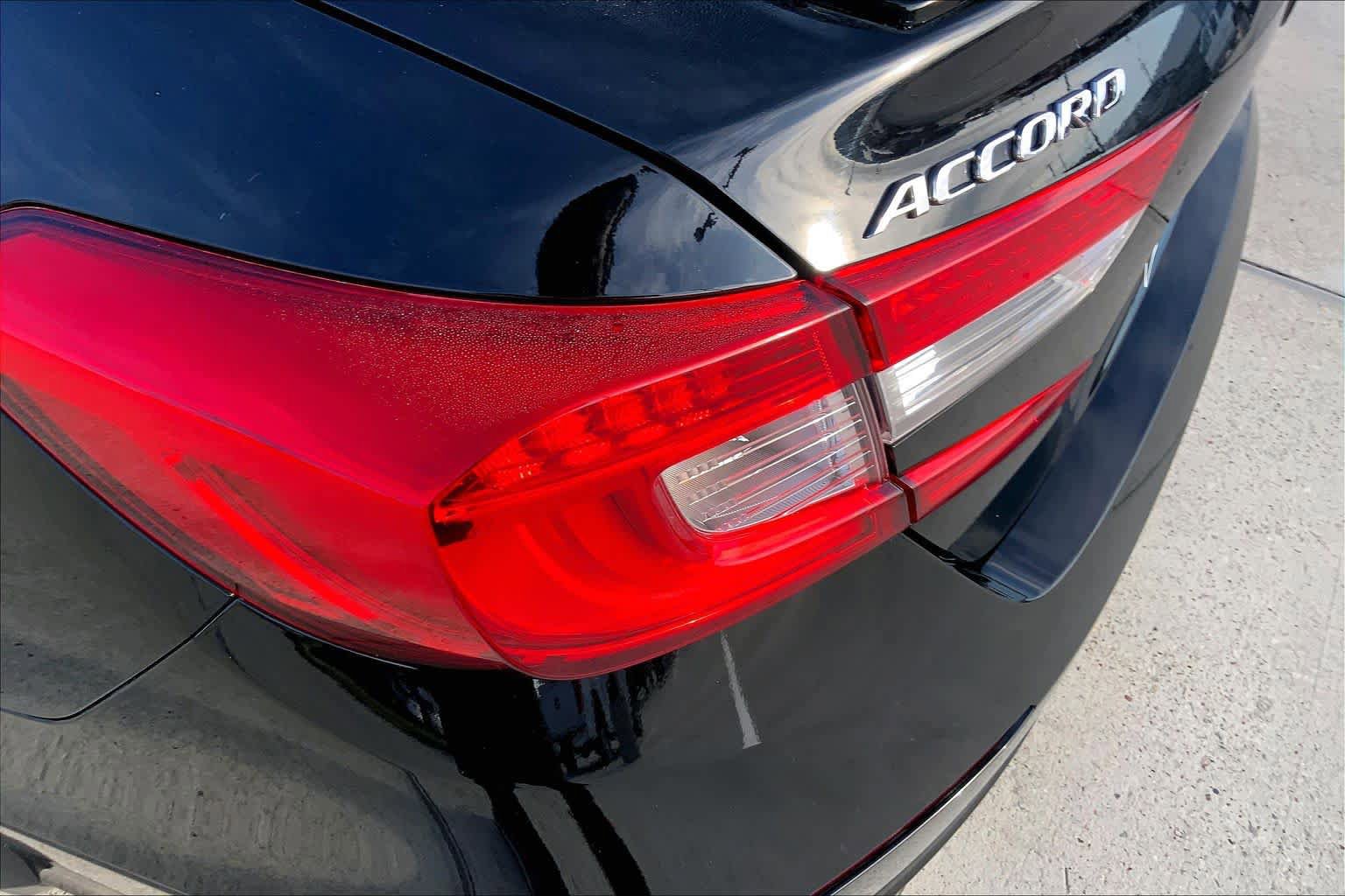 Used 2018 Honda Accord Sport image 27