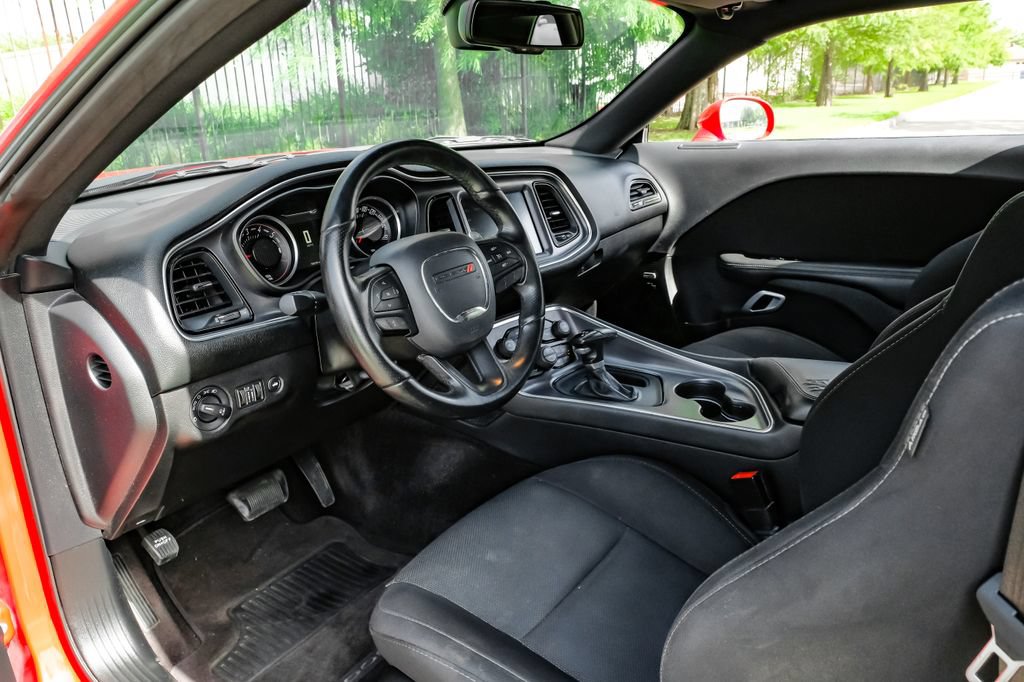 Used 2016 Dodge Challenger R/T Scat Pack RWD image 5