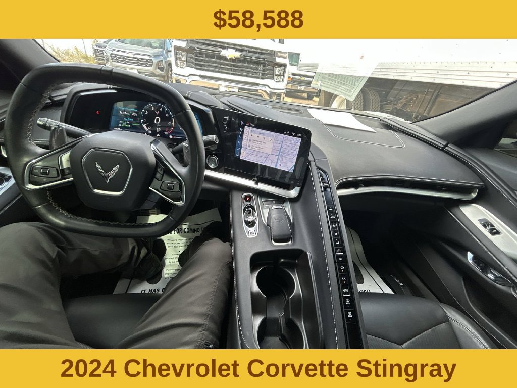 Used 2024 Chevrolet Corvette Stingray Coupe RWD image 2