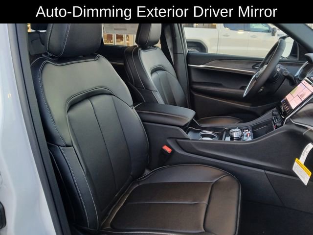 New 2025 Jeep Grand Cherokee Limited image 24