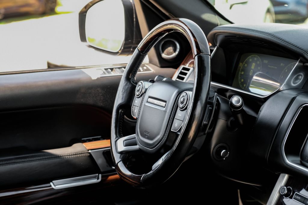 Used 2017 Land Rover Range Rover Supercharged image 12