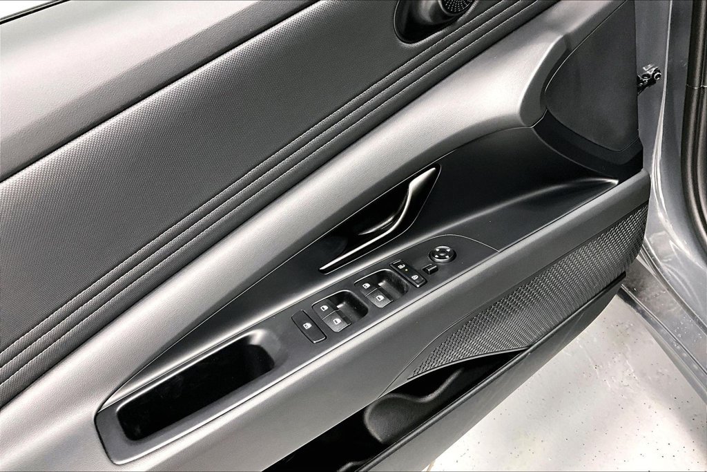New 2026 Hyundai Elantra SEL Sport FWD image 19