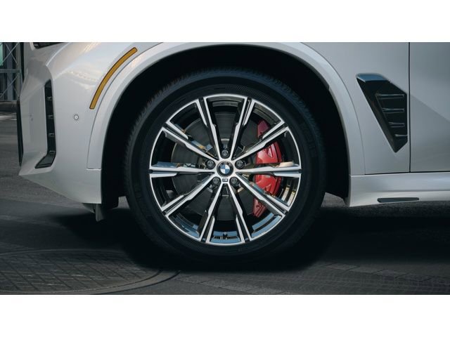 New 2026 BMW X5 M60i w/ Climate Comfort Package image 7