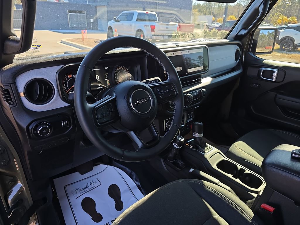 Used 2025 Jeep Wrangler Willys image 20