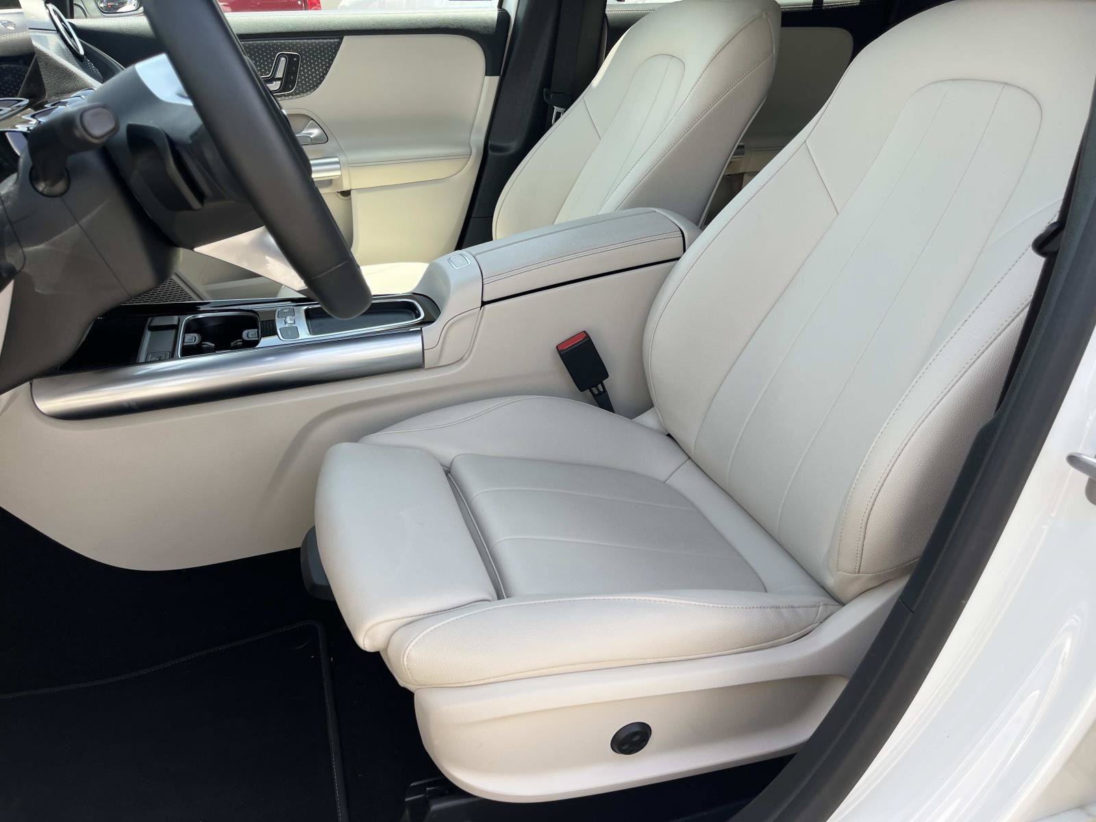 Certified 2025 Mercedes-Benz GLA 250 image 22