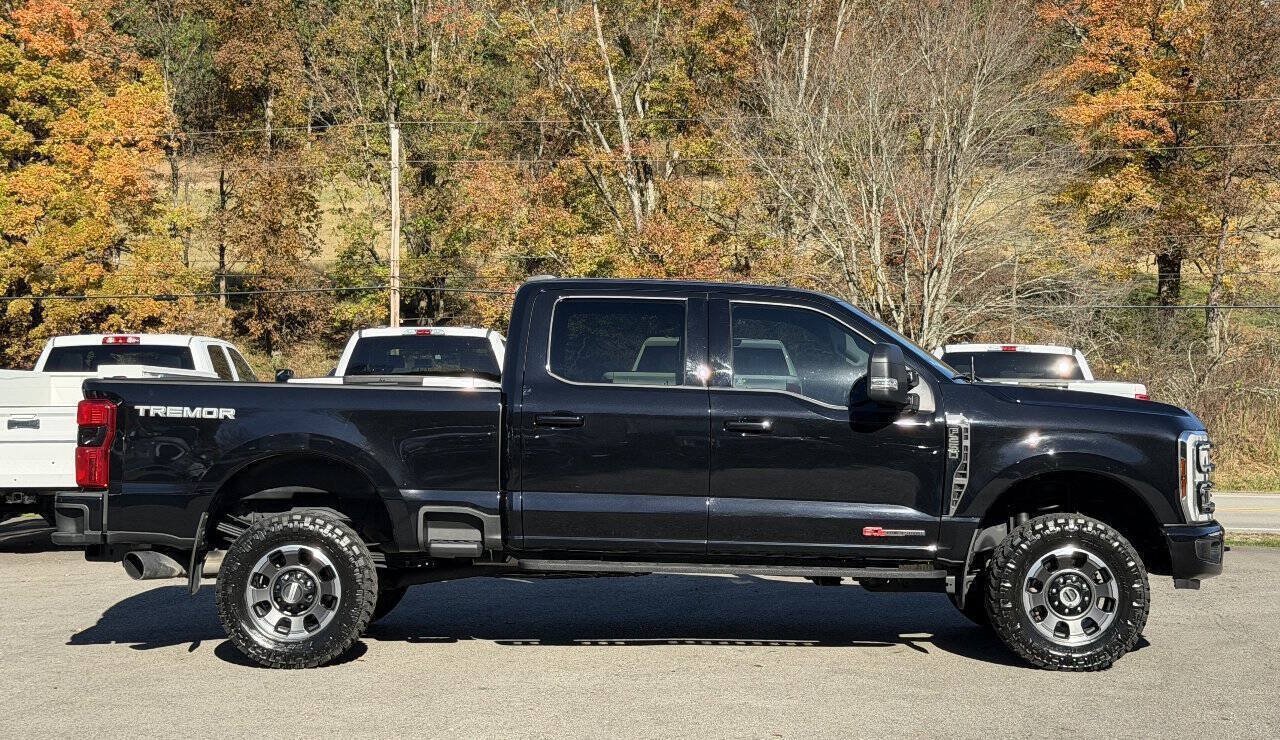 Used 2024 Ford F250 XLT w/ Black Appearance Package AWD/4WD image 5