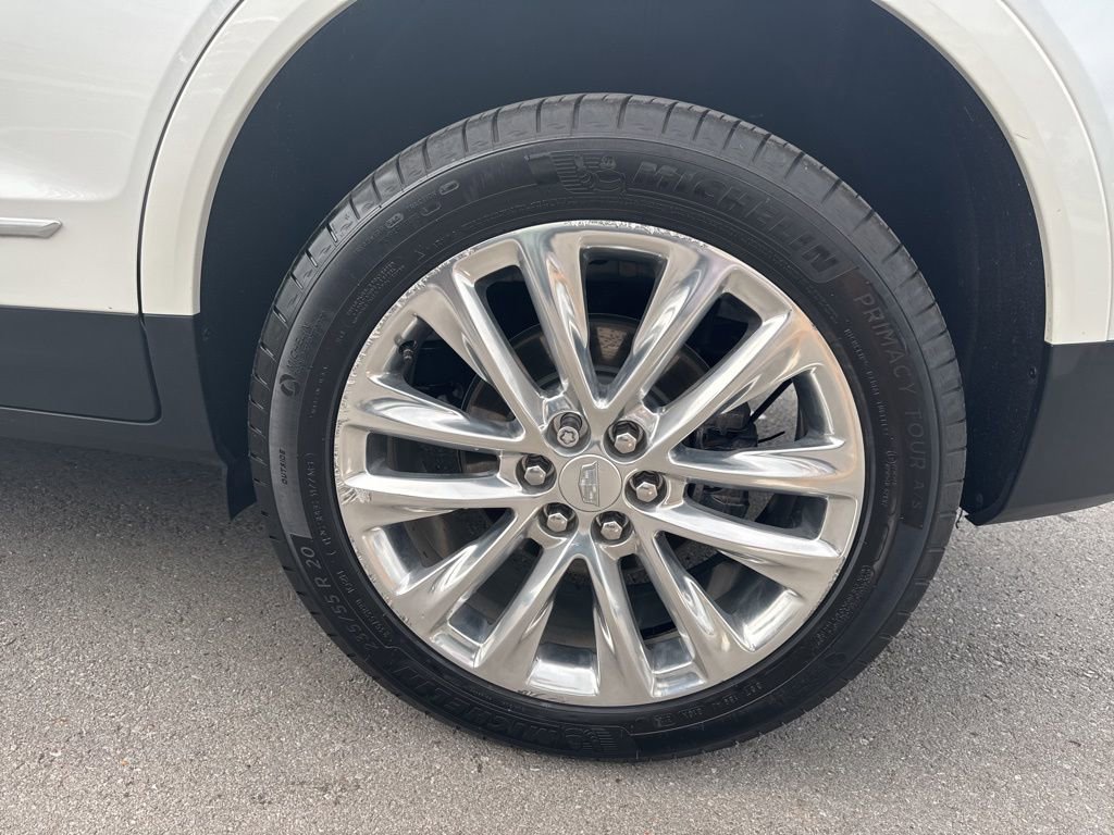 Used 2018 Cadillac XT5 Platinum w/ Driver Assist Package AWD/4WD image 29