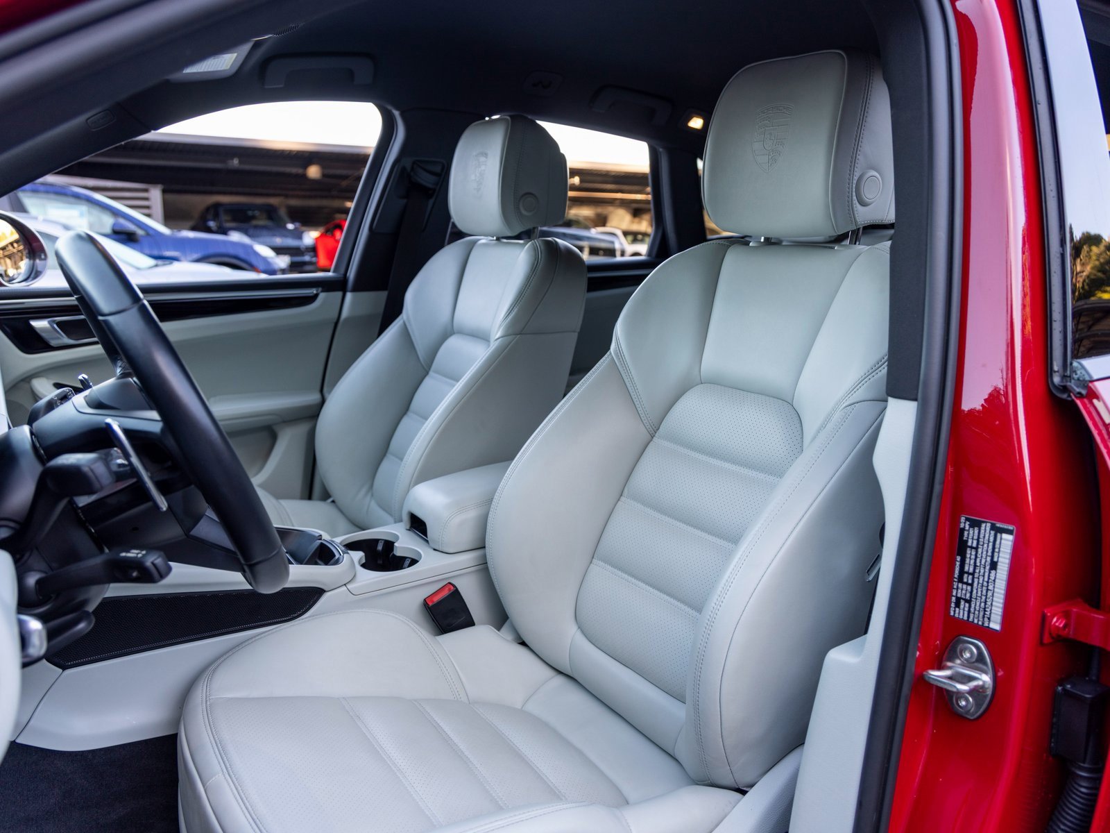 Certified 2024 Porsche Macan Turbo image 5