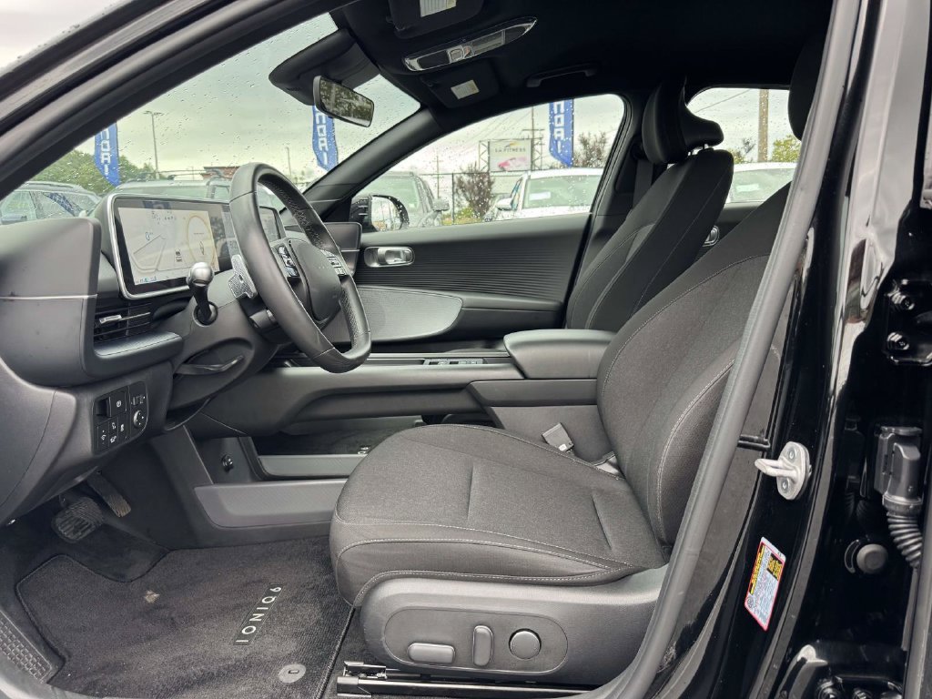 Used 2023 Hyundai Ioniq 6 SE AWD/4WD image 16