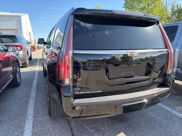 Used 2020 Cadillac Escalade Platinum AWD/4WD image 4