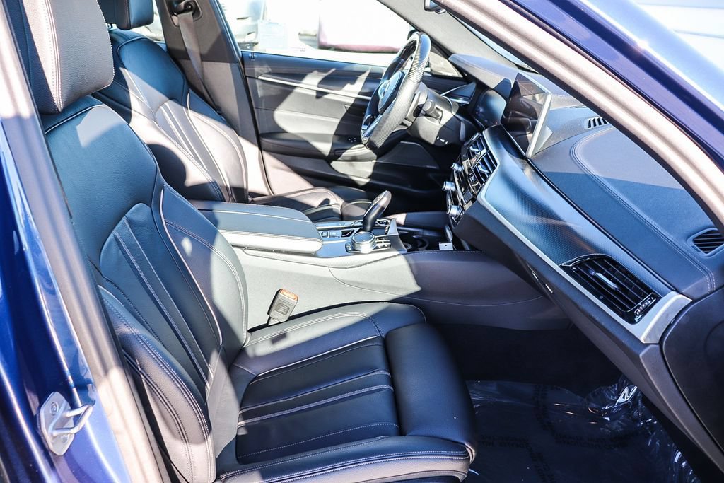 Used 2023 BMW M550i xDrive AWD/4WD image 21