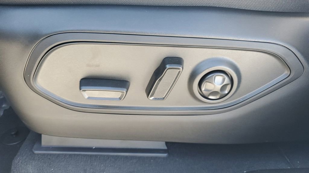 New 2025 Jeep Grand Cherokee L Altitude image 24