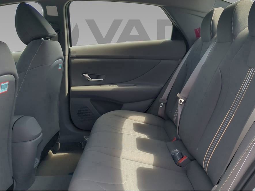 New 2025 Hyundai Elantra Sport image 12