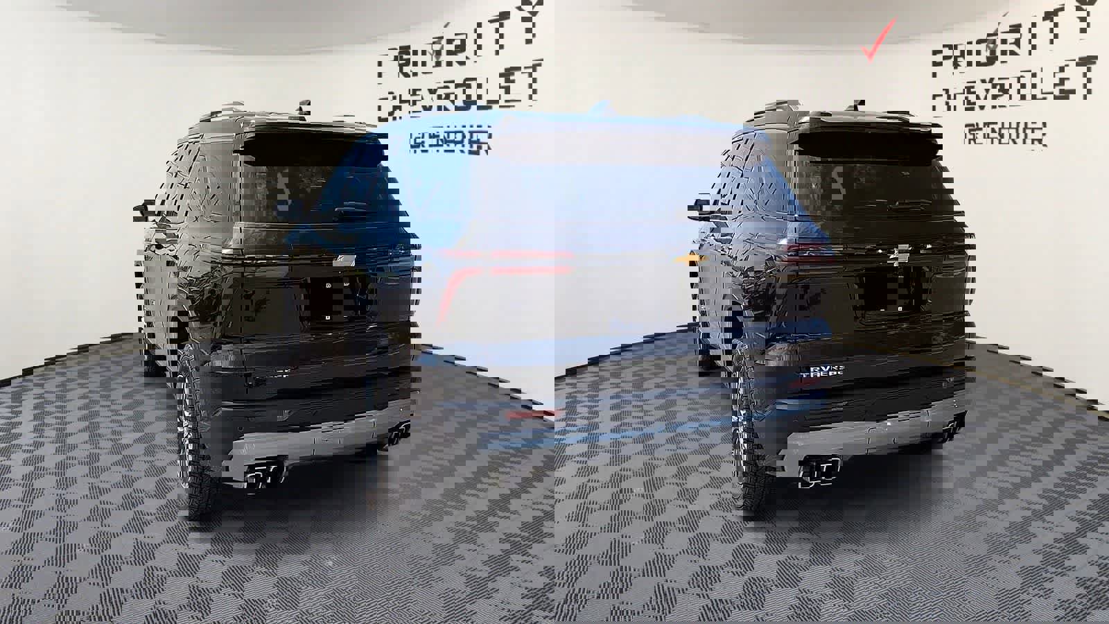 Used 2025 Chevrolet Traverse LT w/ Enhanced Driving Package image 7