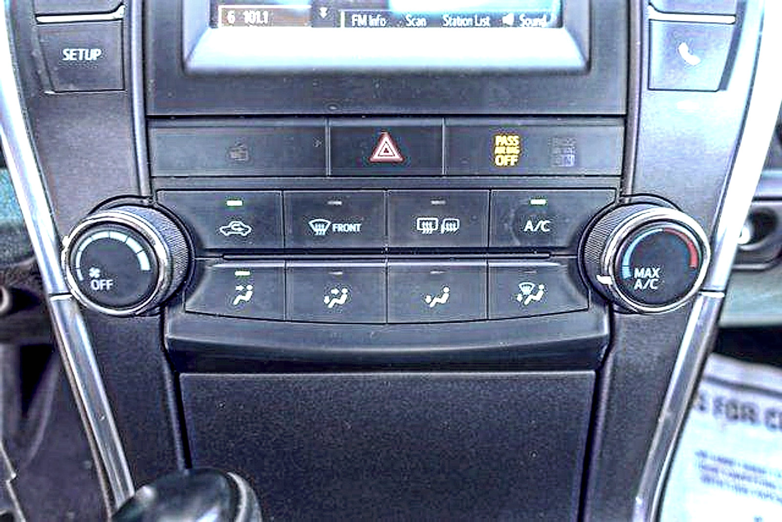 Used 2017 Toyota Camry SE FWD image 17
