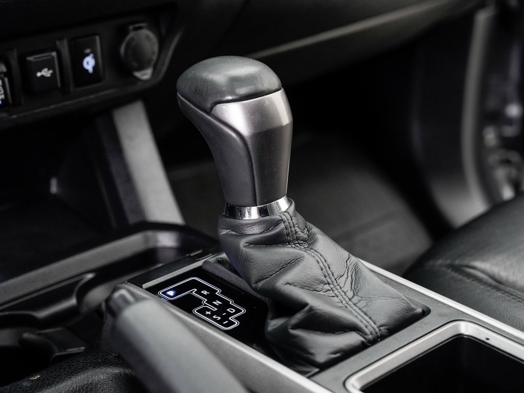 Used 2021 Toyota Tacoma Limited image 20